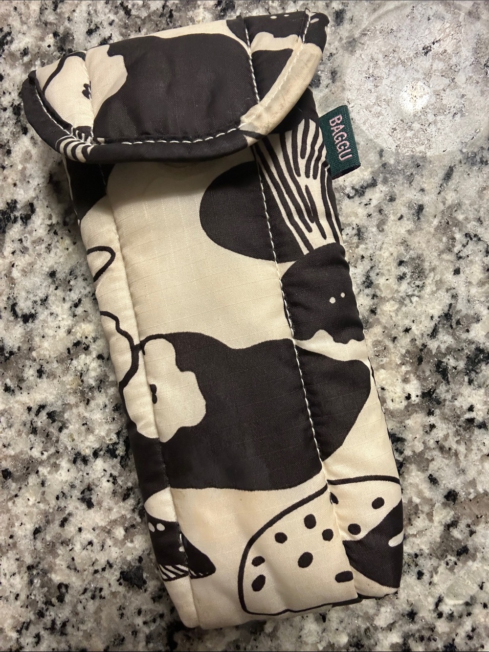 BAGGU Puffy Glasses Sleeve - Mushrooms Print SOLD OUT